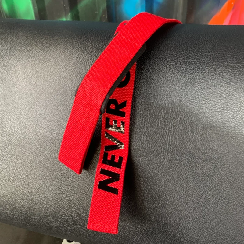 Lifting Straps Never Give Up Padded Weightlifting Straps Red 03